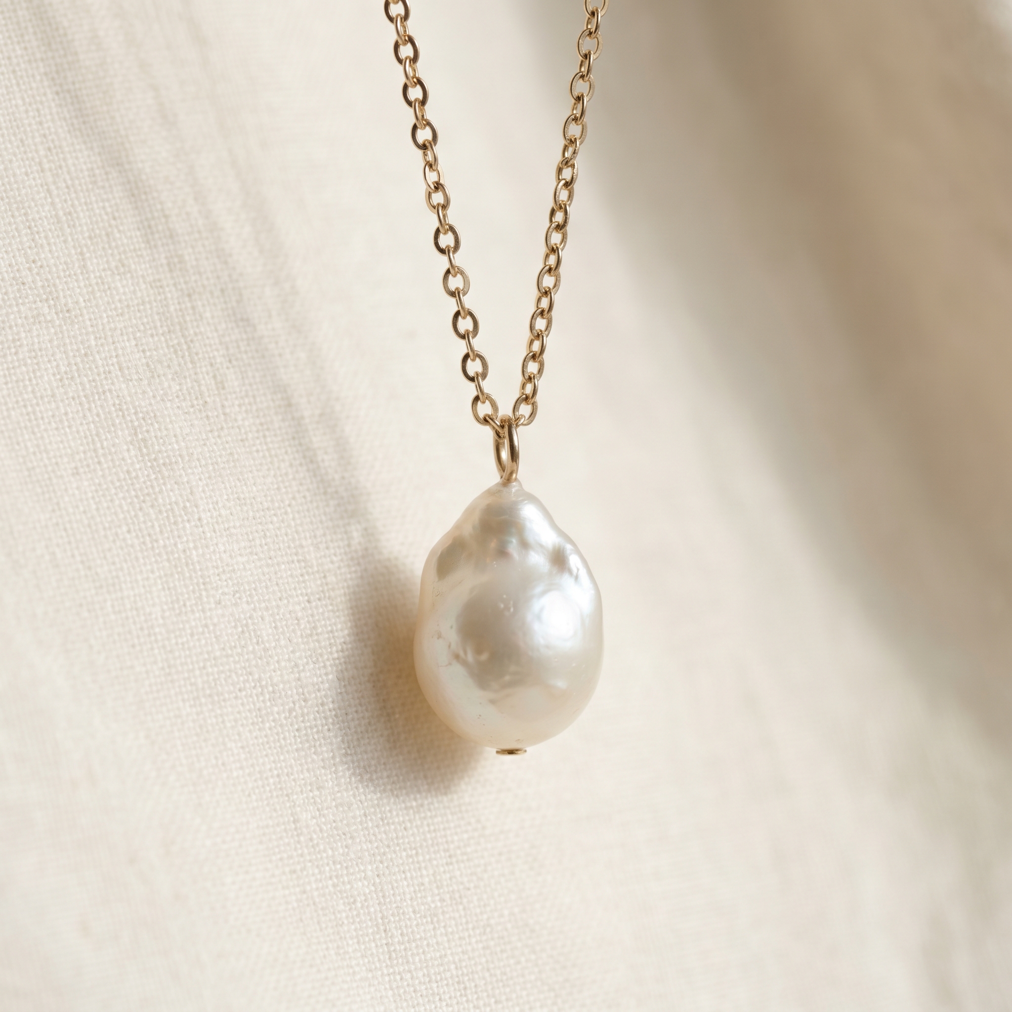 Single Pearl Pendant
